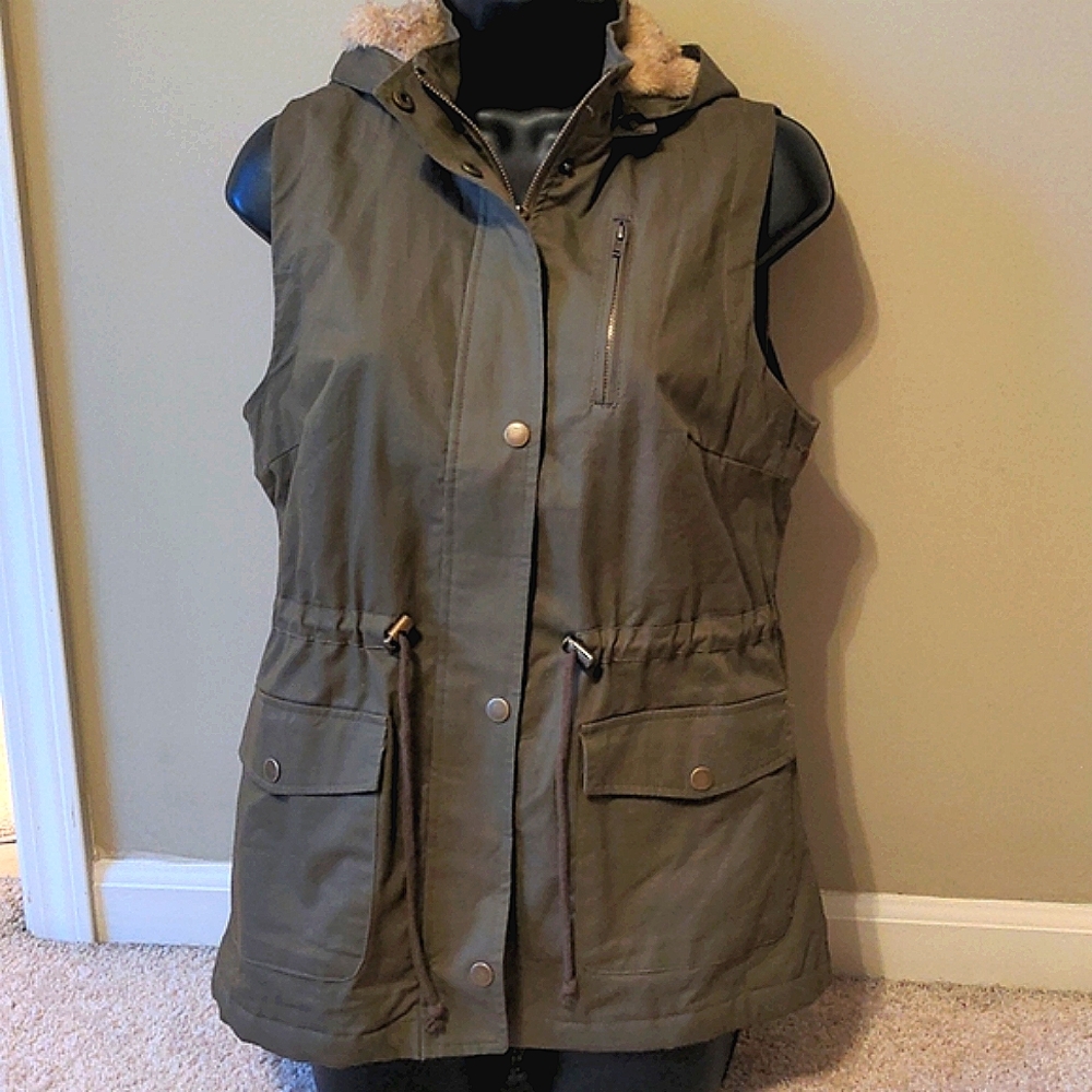 NWOT Love Tree Faux Fur Utility Vest in Olive Green